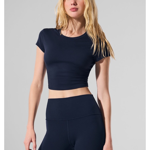 ALO Yoga Dark Blue Women's Crop Top - Picture 1 of 4